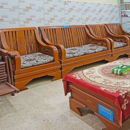 Putih Mulia Homestay Syariah Lumajang Extérieur photo