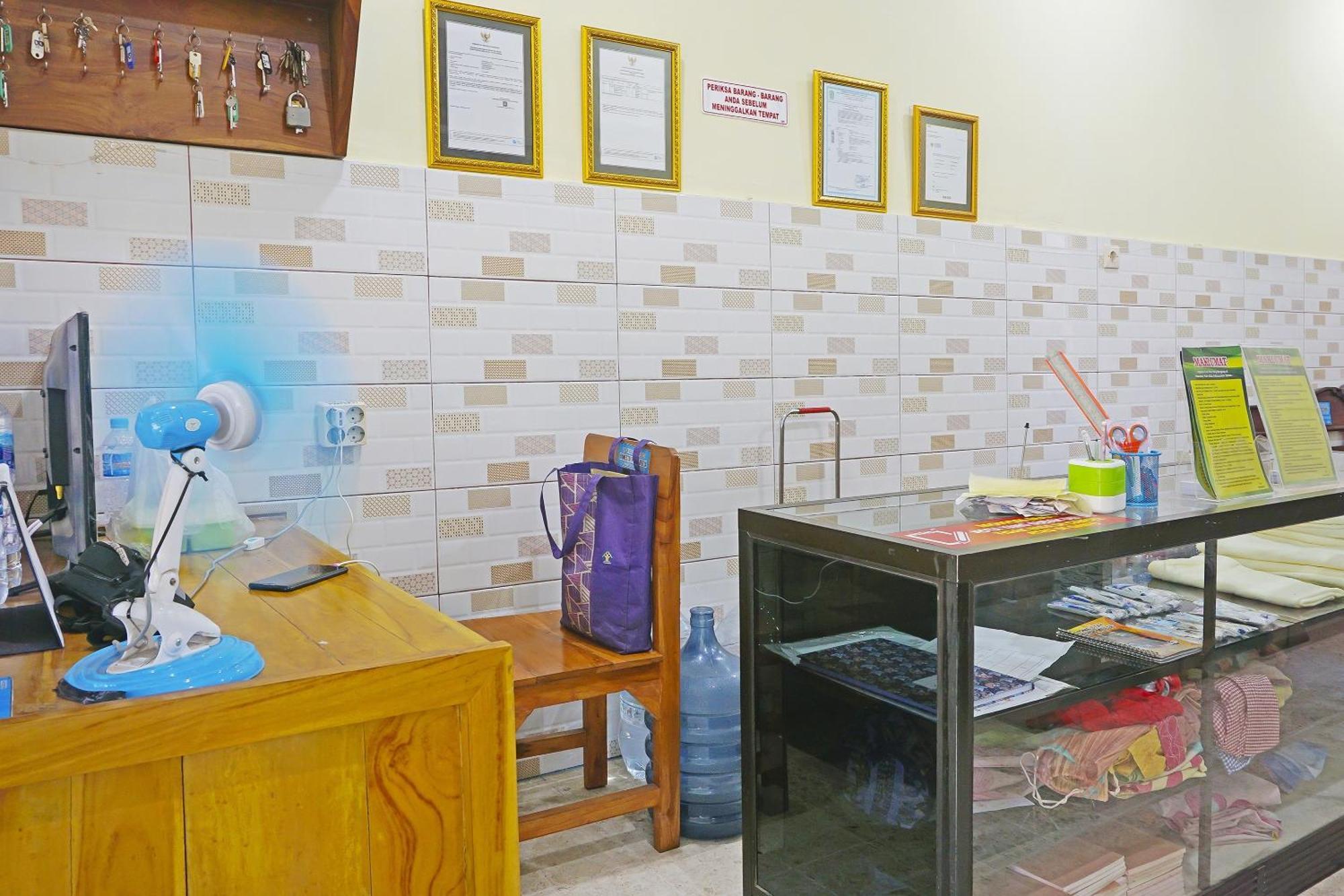 Putih Mulia Homestay Syariah Lumajang Extérieur photo