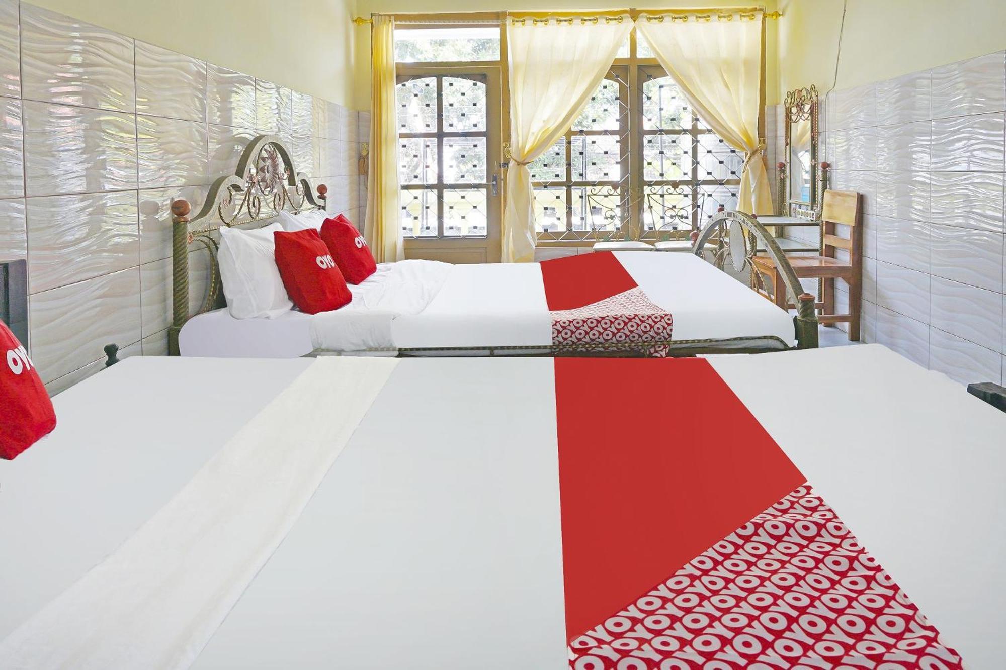 Putih Mulia Homestay Syariah Lumajang Extérieur photo