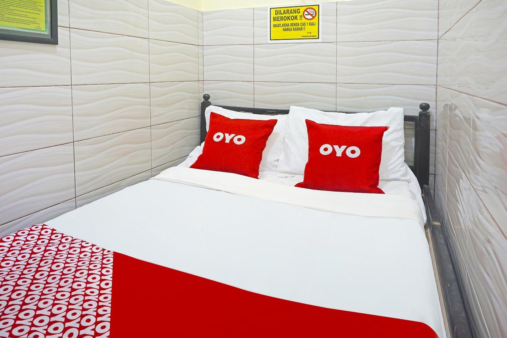 Putih Mulia Homestay Syariah Lumajang Extérieur photo