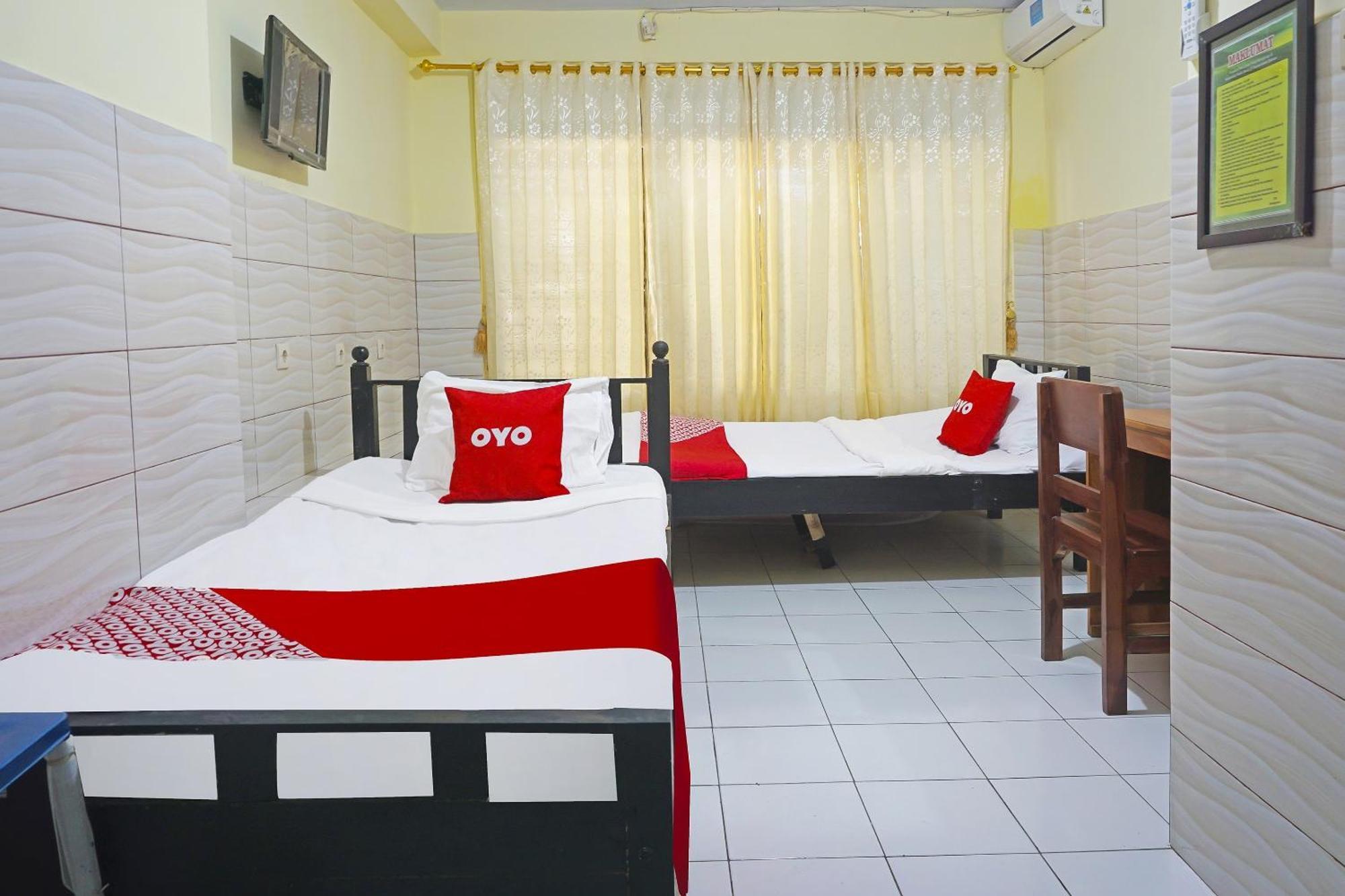 Putih Mulia Homestay Syariah Lumajang Extérieur photo
